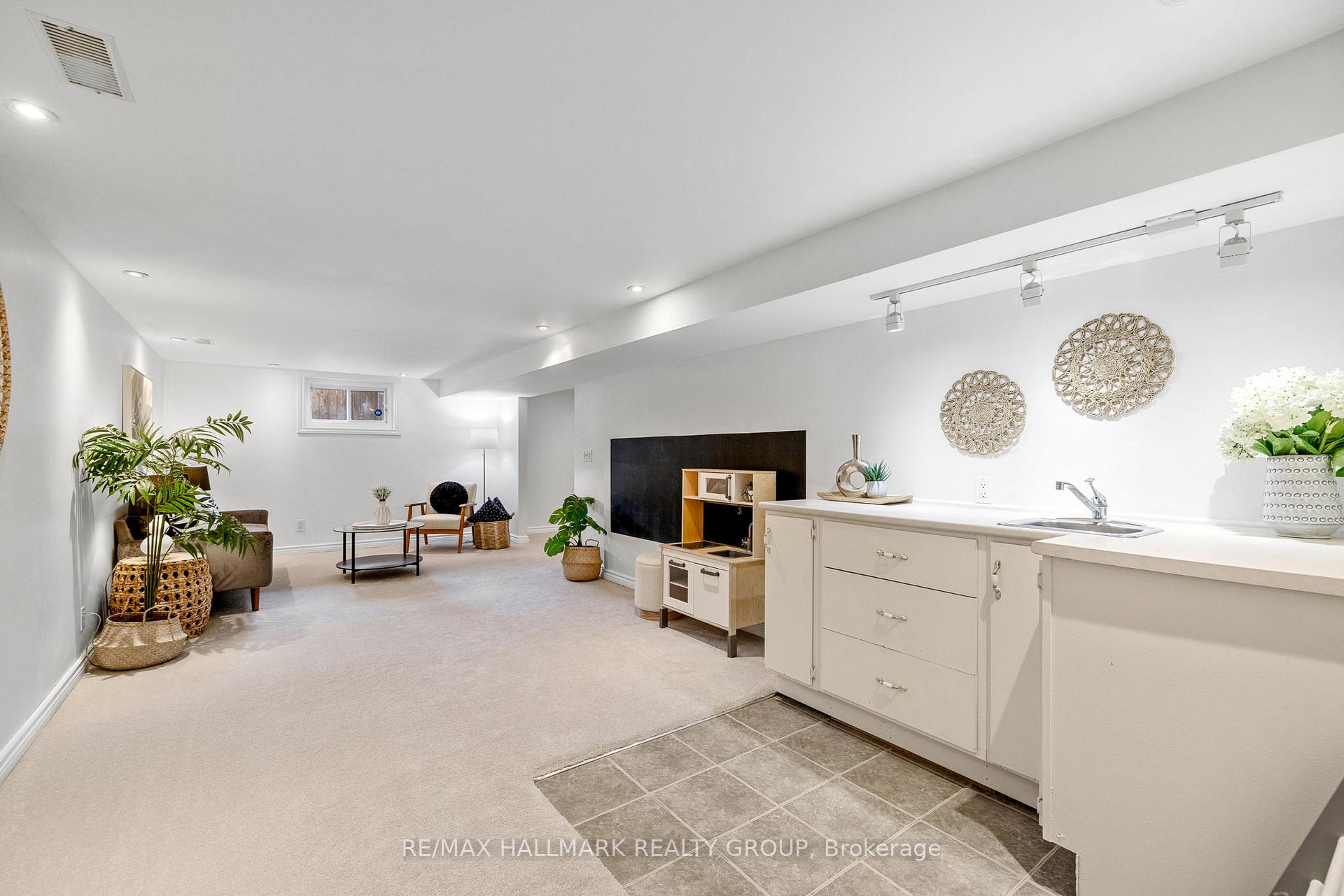 Photo 23 of 2209 Utah Street, Ottawa, Alta Vista — HOMEH