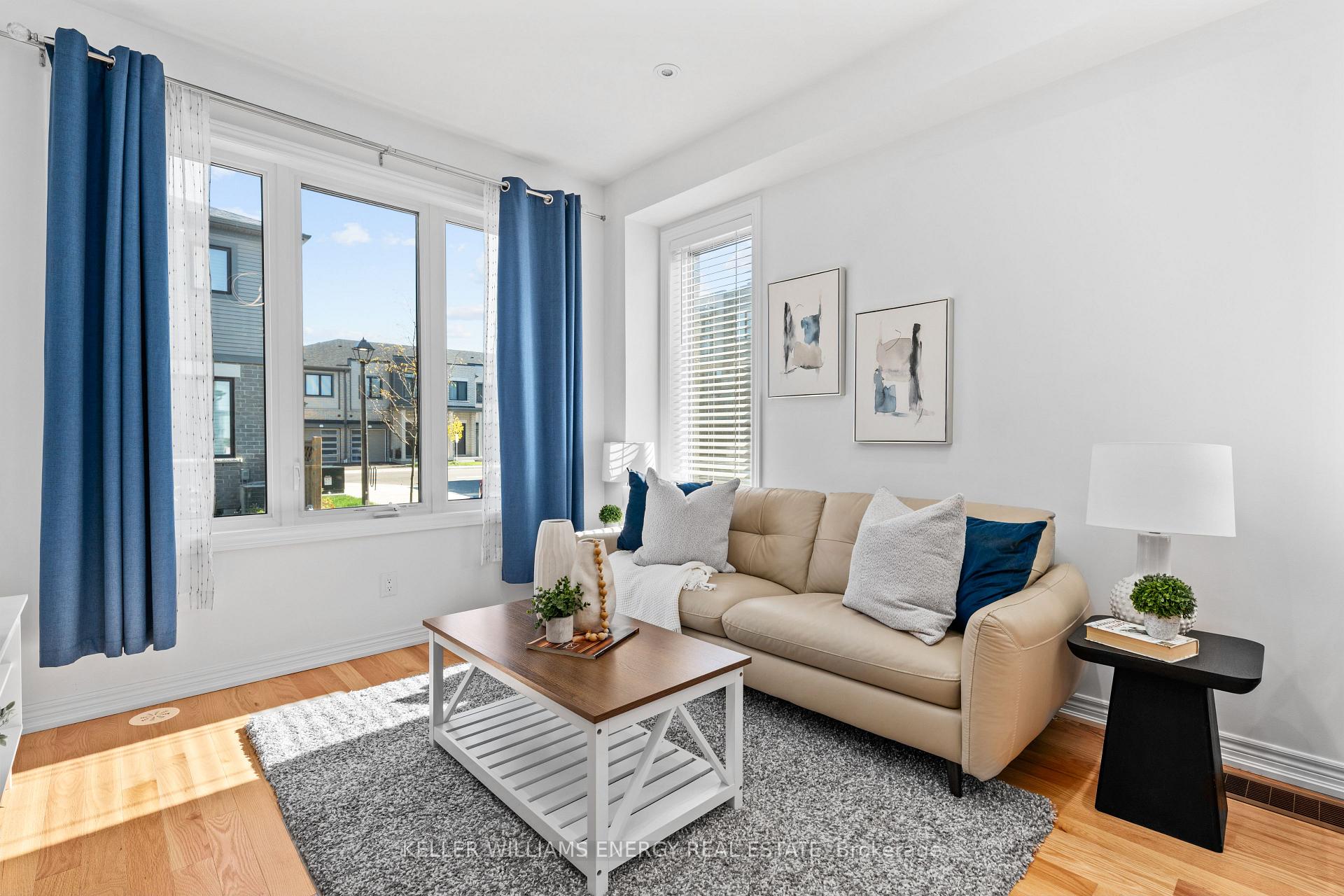 Photo 3 of 62 Sorbara Way, Whitby, Brooklin — HOMEH
