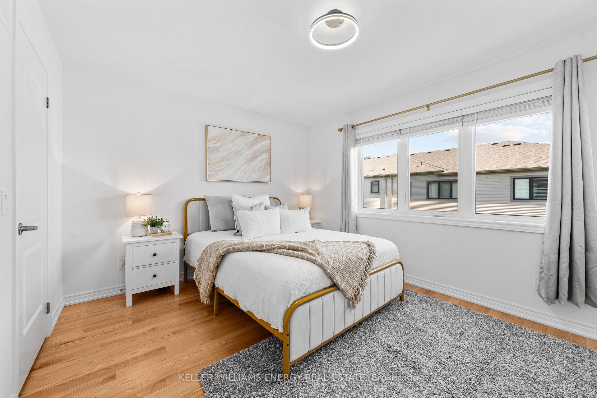 Photo 6 of 62 Sorbara Way, Whitby, Brooklin — HOMEH