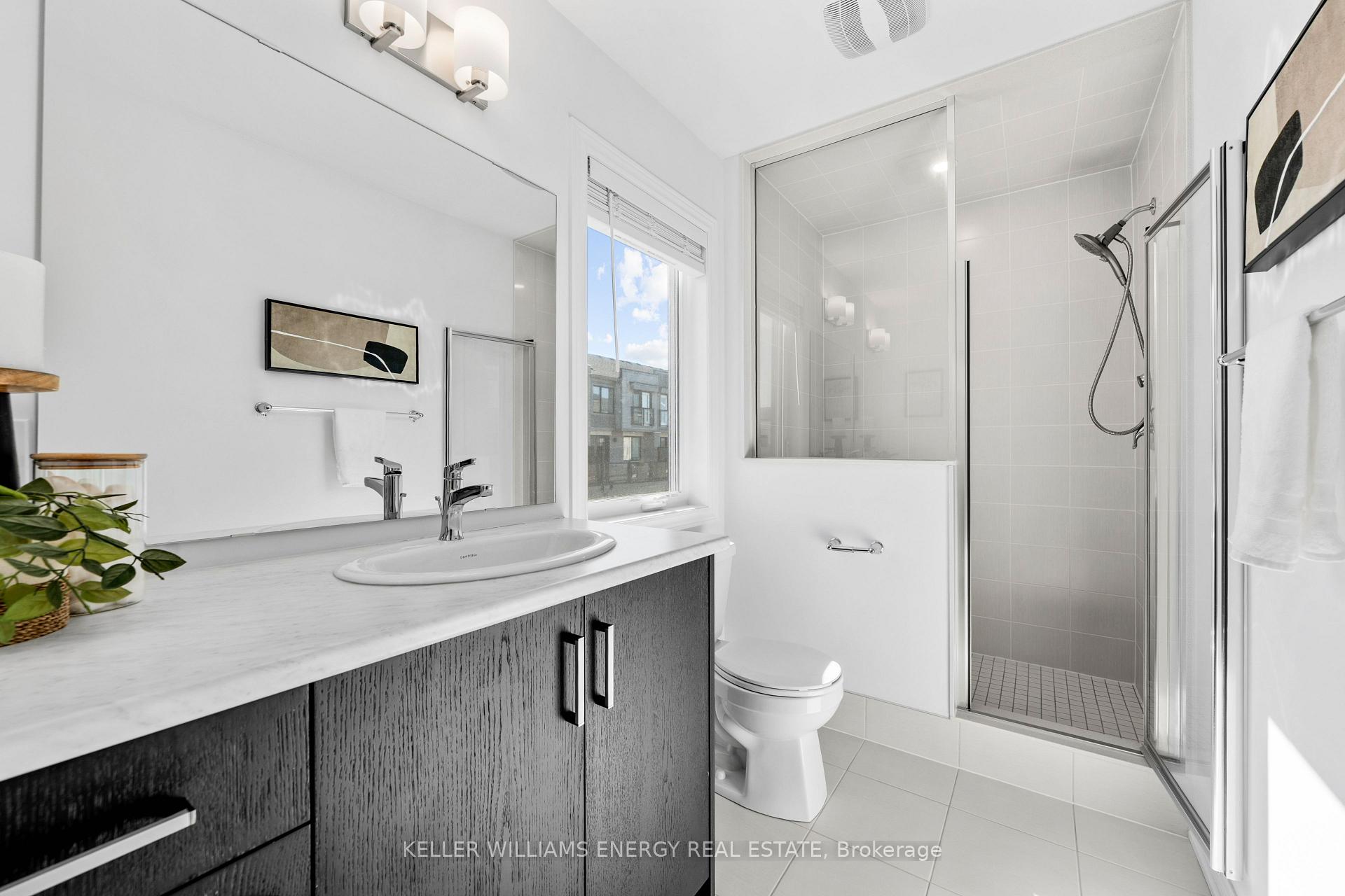 Photo 7 of 62 Sorbara Way, Whitby, Brooklin — HOMEH