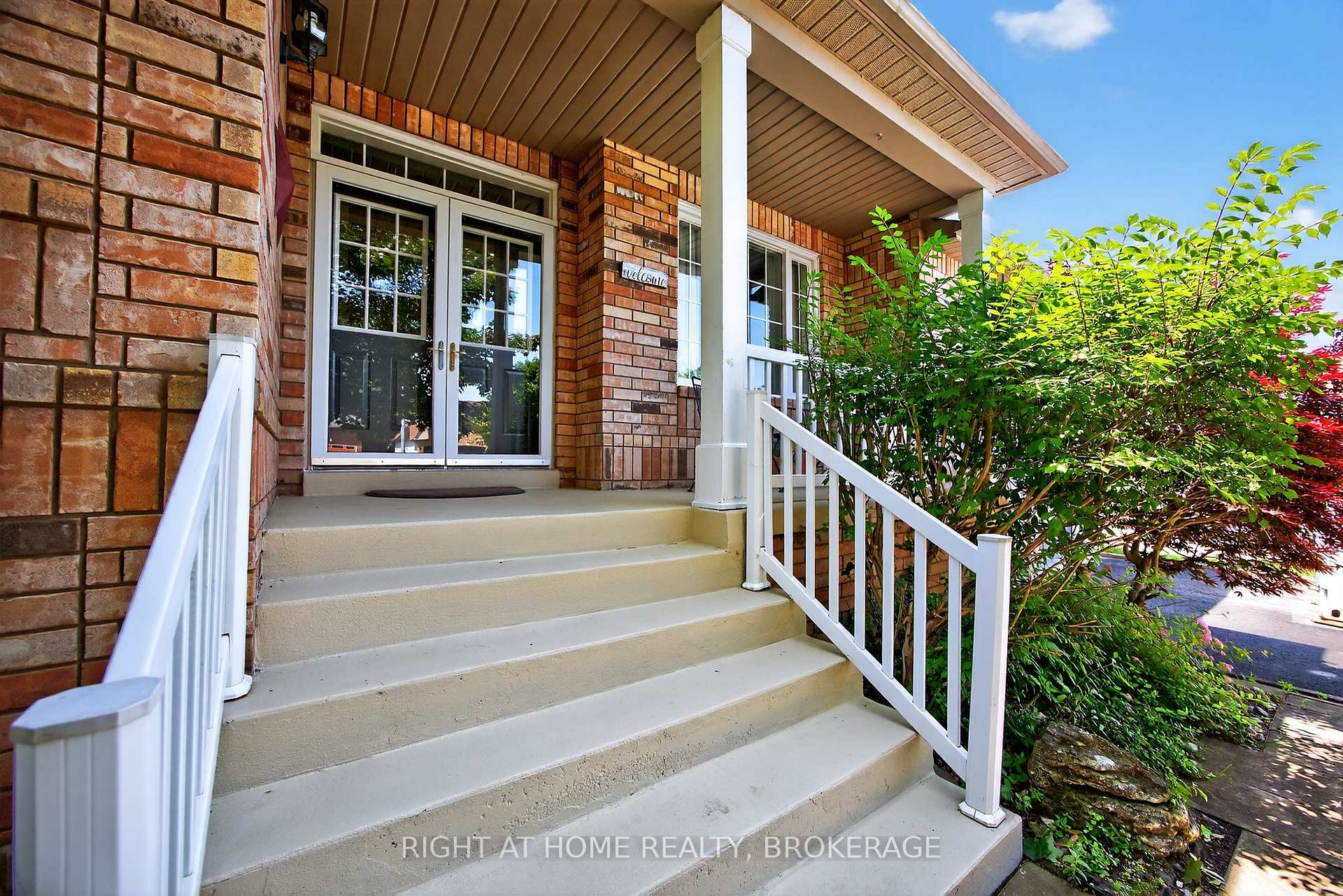 Photo 3 of 113 Silver Birch Avenue, Wasaga Beach — HOMEH