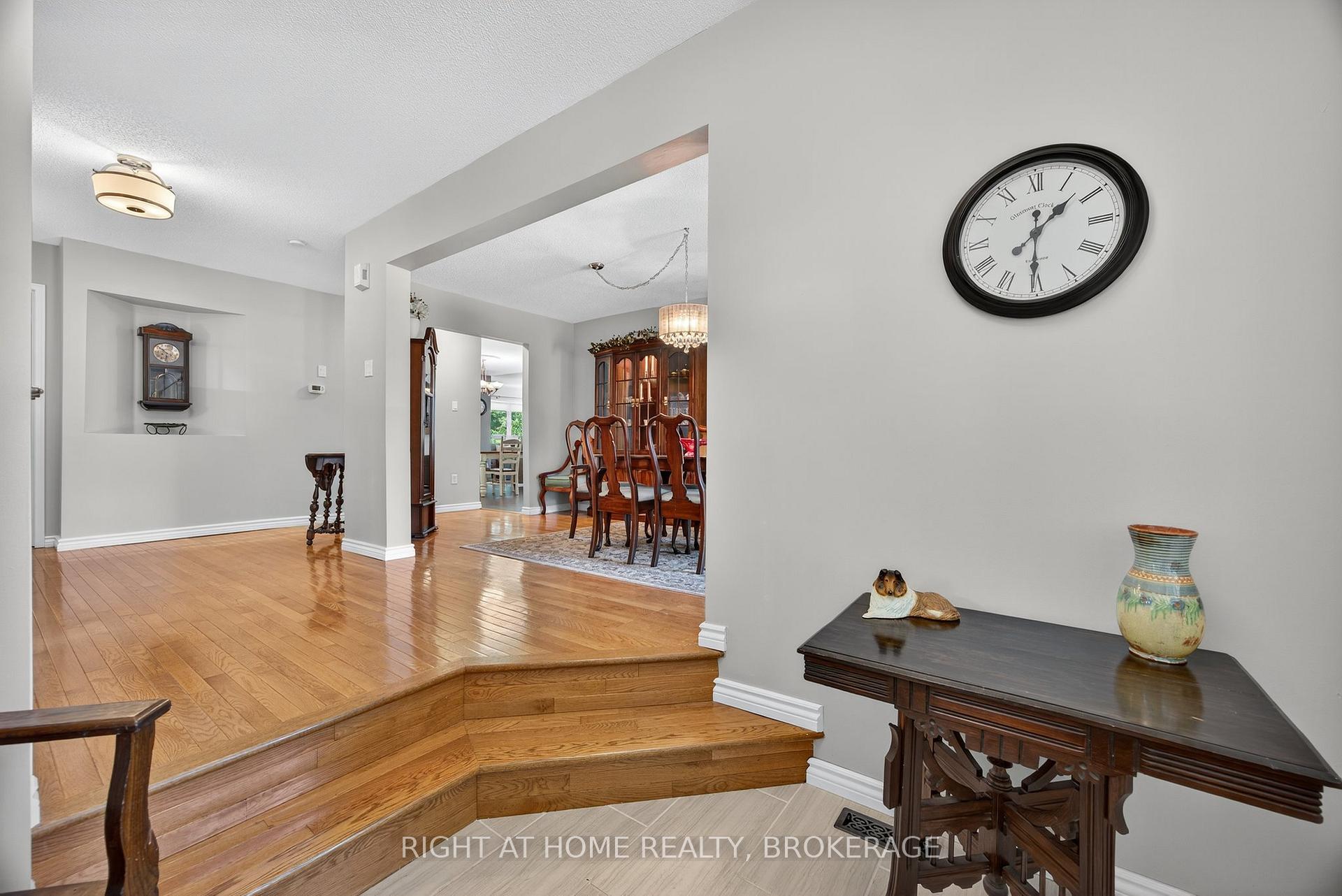 Photo 5 of 113 Silver Birch Avenue, Wasaga Beach — HOMEH
