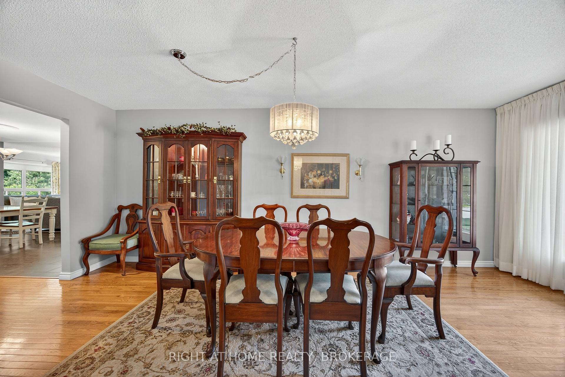 Photo 7 of 113 Silver Birch Avenue, Wasaga Beach — HOMEH