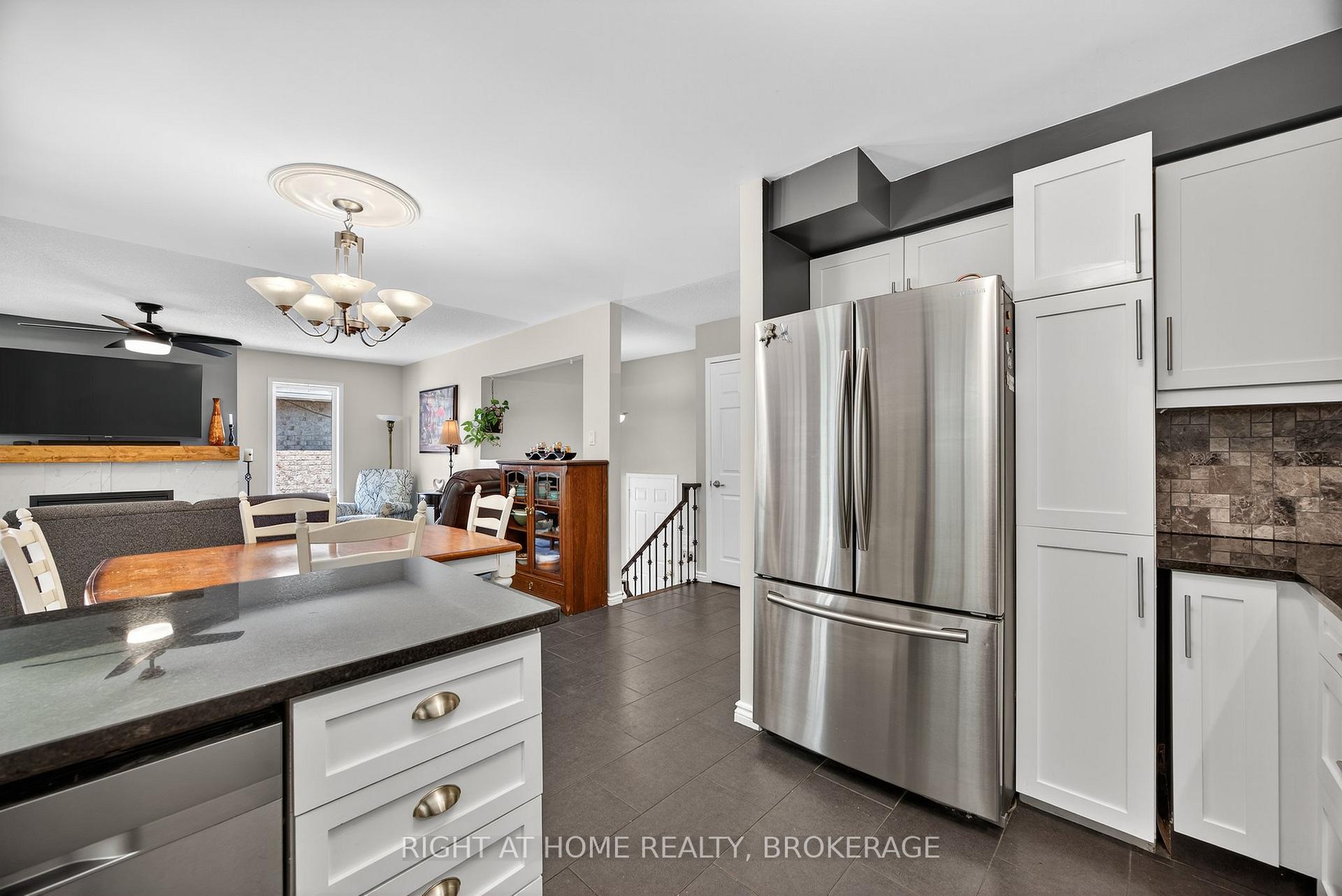 Photo 12 of 113 Silver Birch Avenue, Wasaga Beach — HOMEH