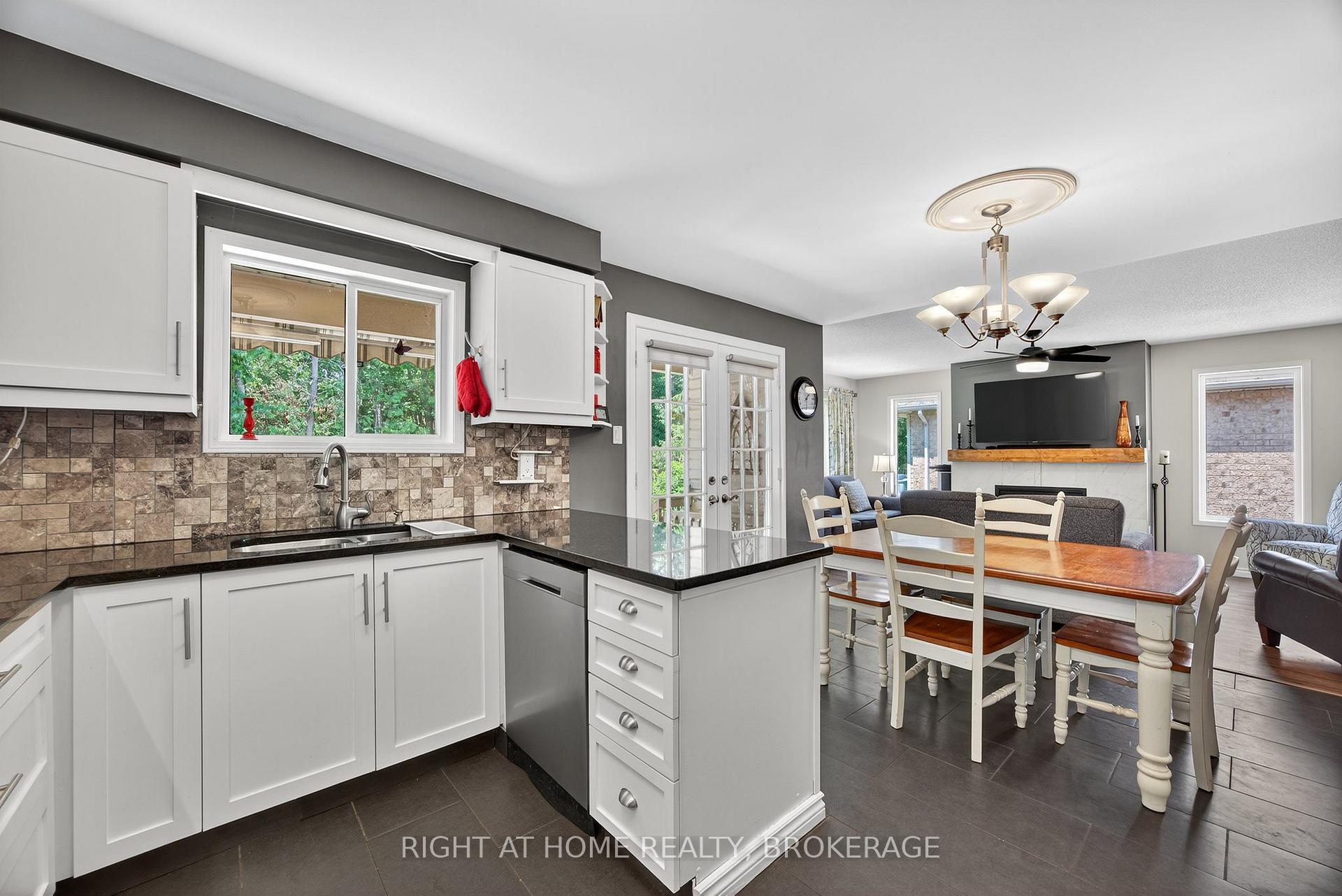 Photo 13 of 113 Silver Birch Avenue, Wasaga Beach — HOMEH