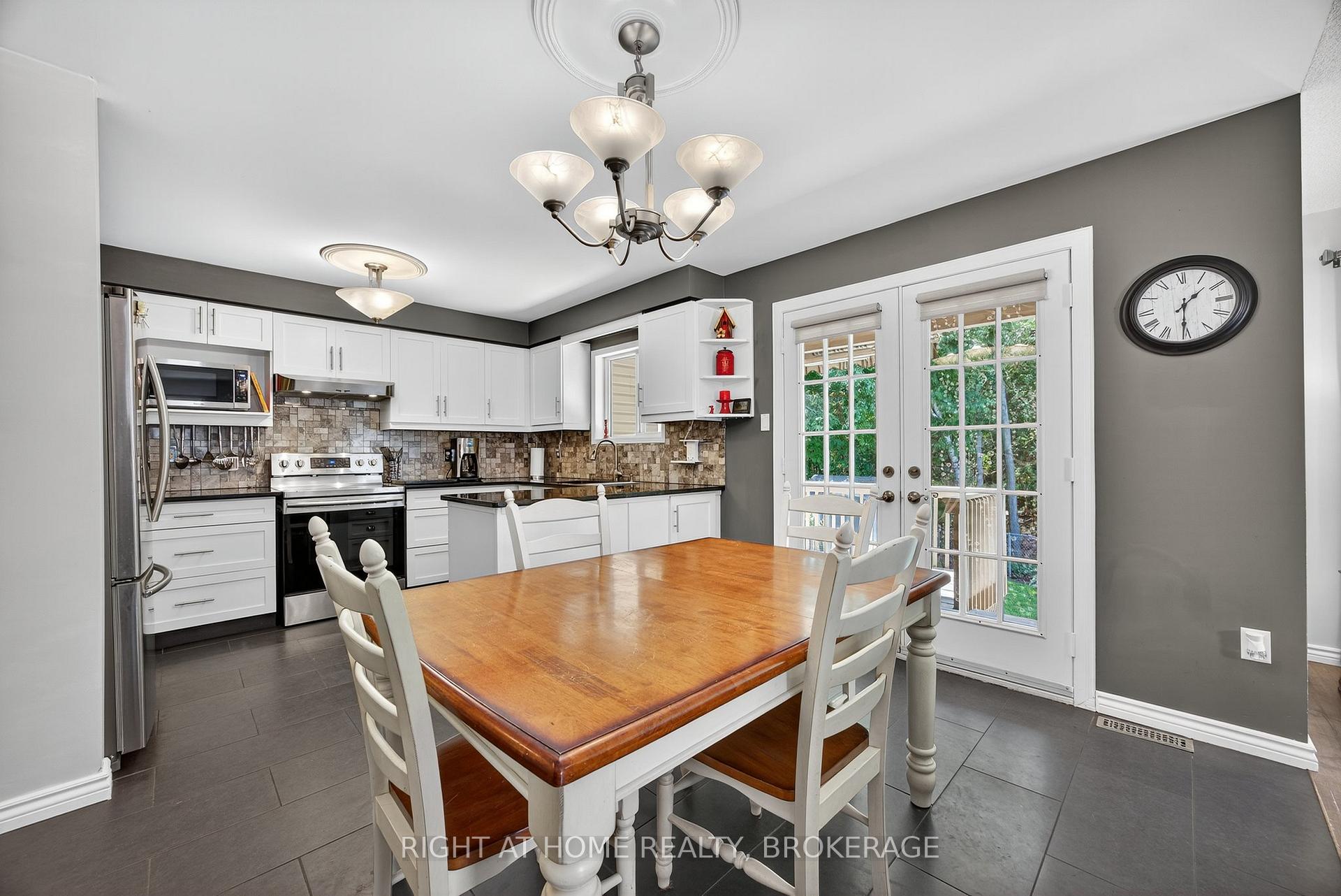 Photo 14 of 113 Silver Birch Avenue, Wasaga Beach — HOMEH