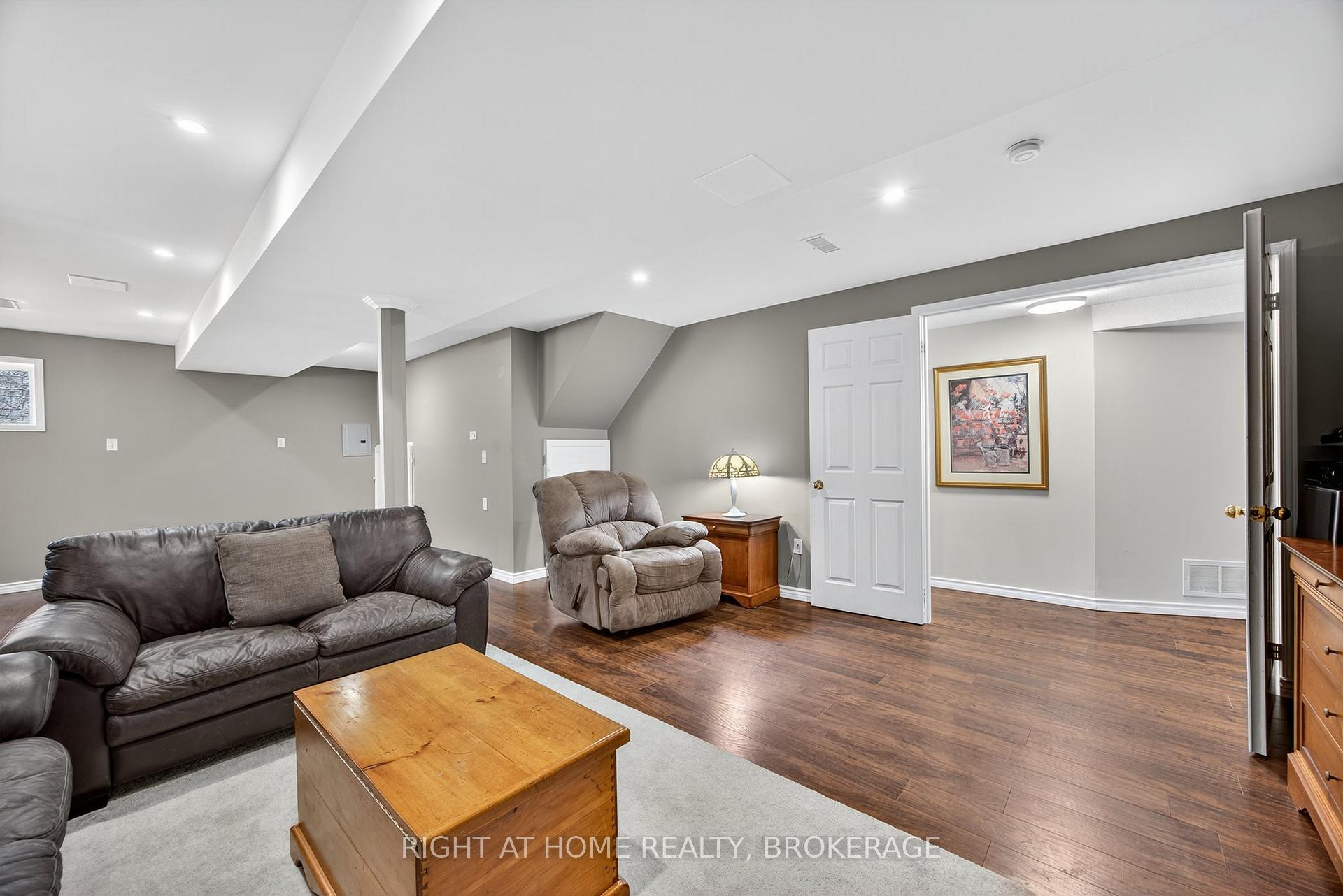Photo 34 of 113 Silver Birch Avenue, Wasaga Beach — HOMEH