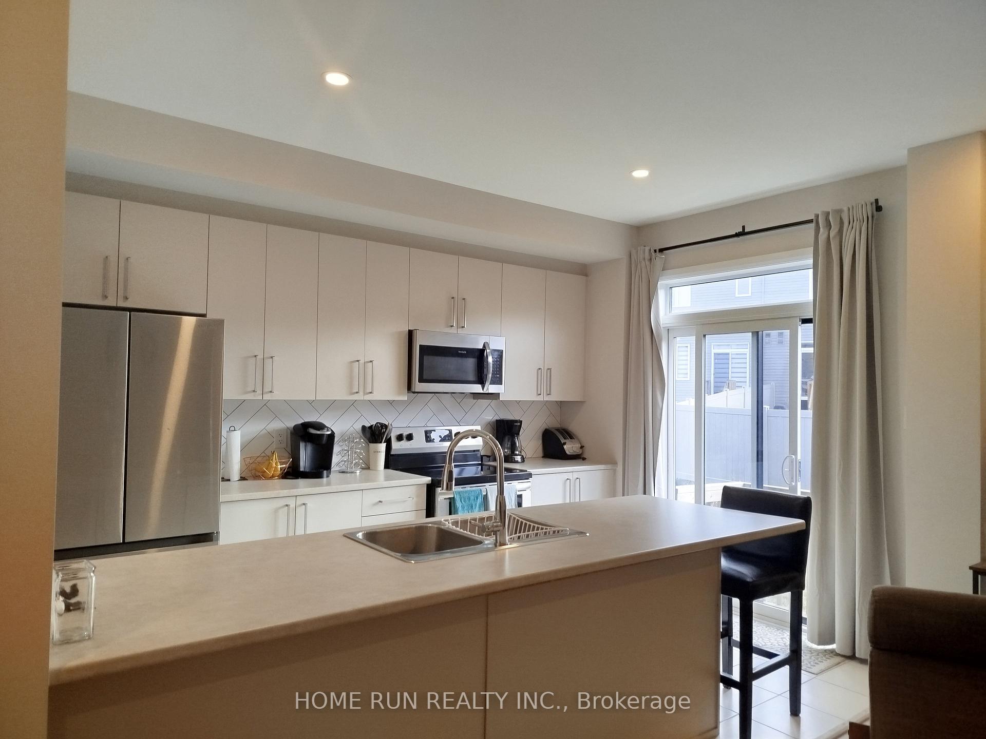 Photo 3 of 512 Branch Street, Ottawa, Barrhaven - Hearts Desire — HOMEH