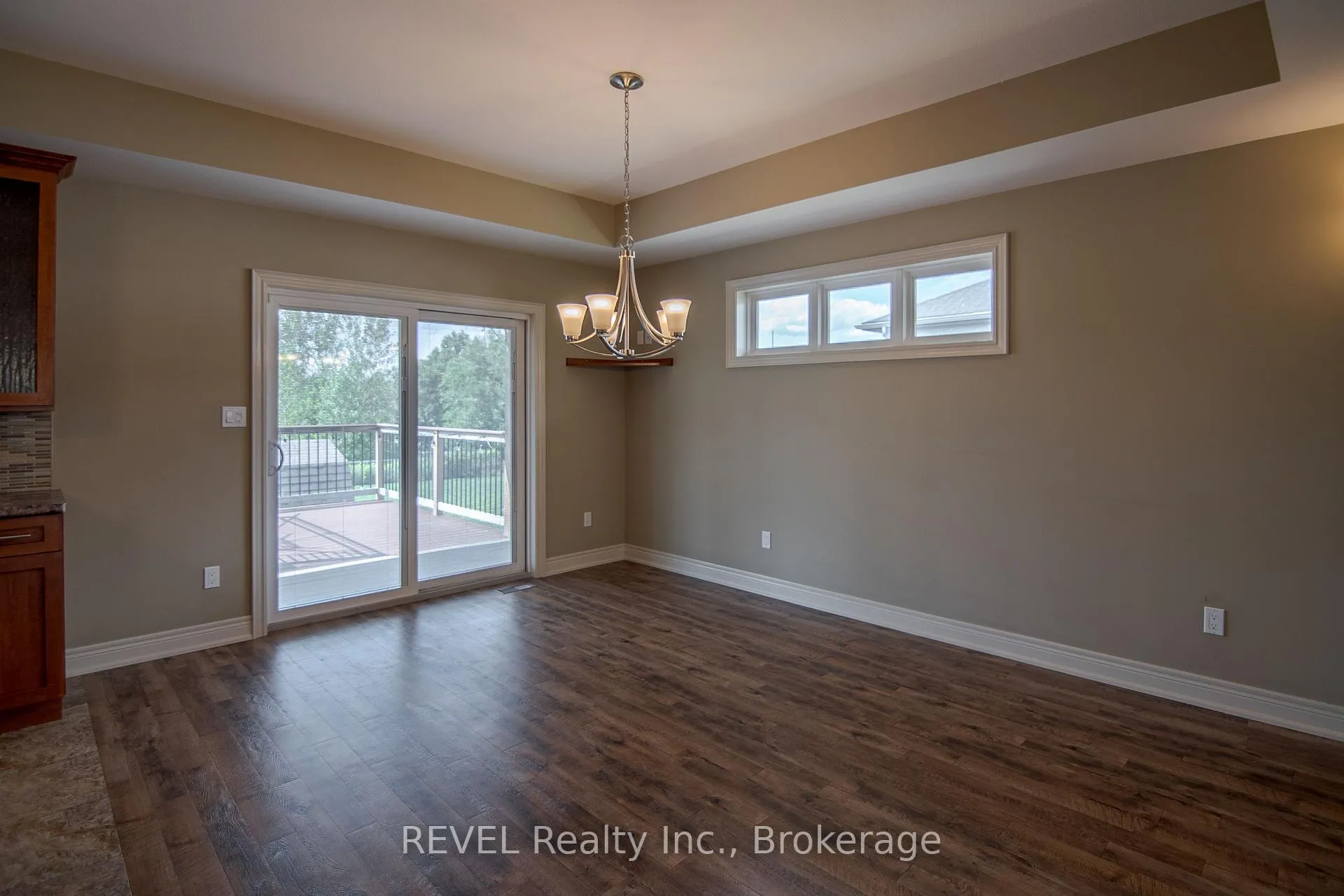 Photo 12 of 123 Michelle Court, Welland, Broadway — HOMEH