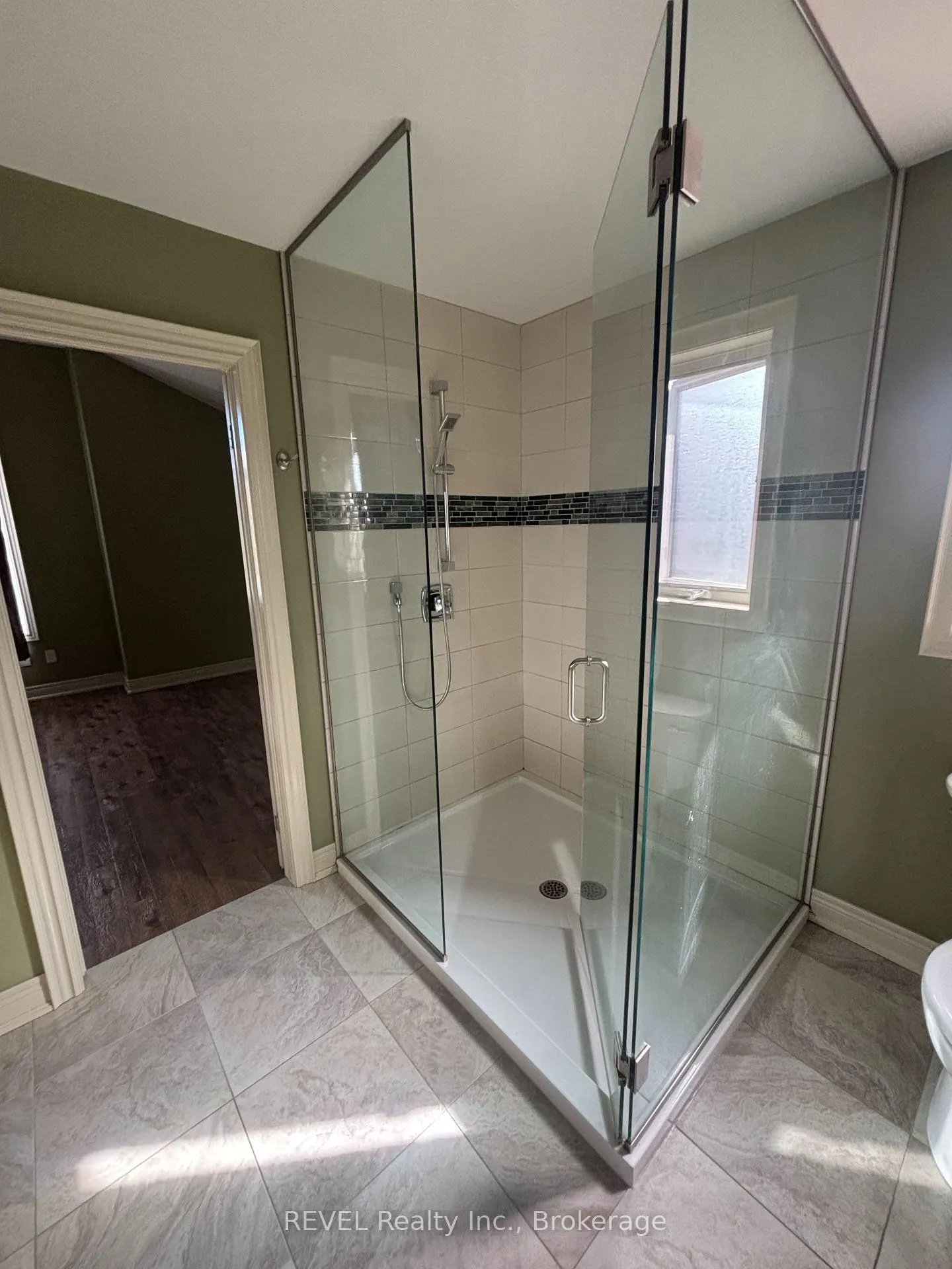 Photo 19 of 123 Michelle Court, Welland, Broadway — HOMEH