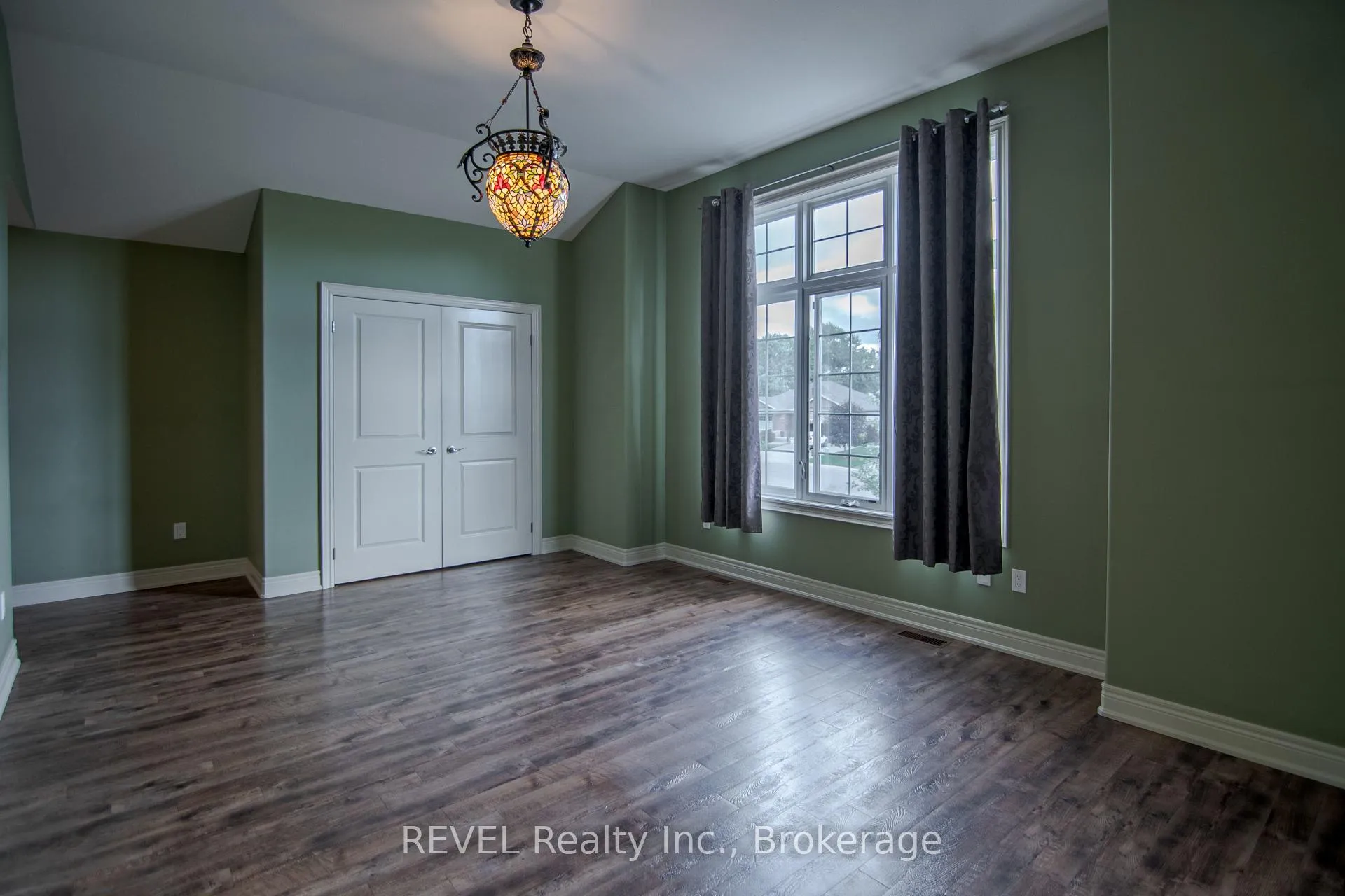 Photo 20 of 123 Michelle Court, Welland, Broadway — HOMEH