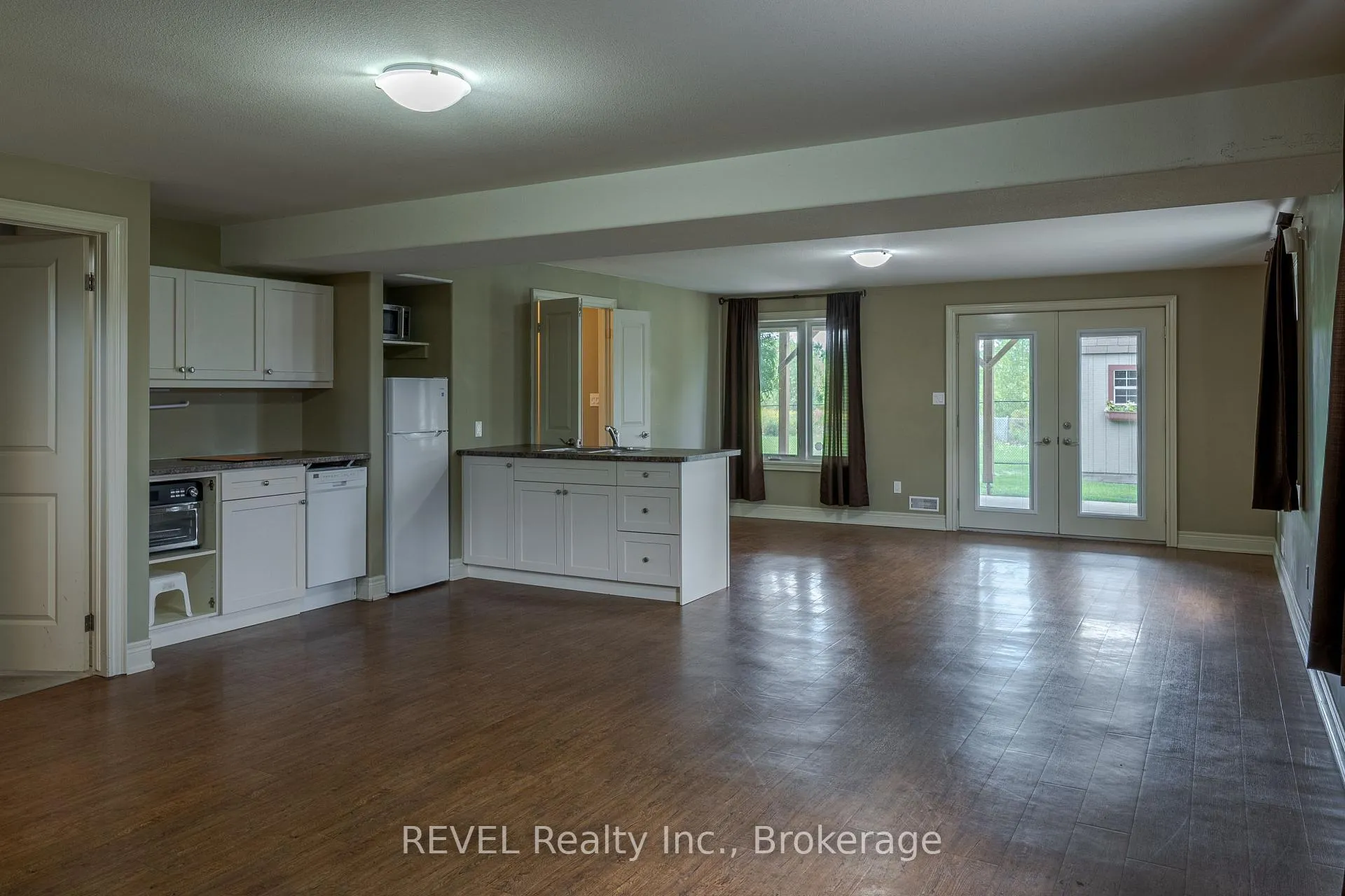 Photo 28 of 123 Michelle Court, Welland, Broadway — HOMEH
