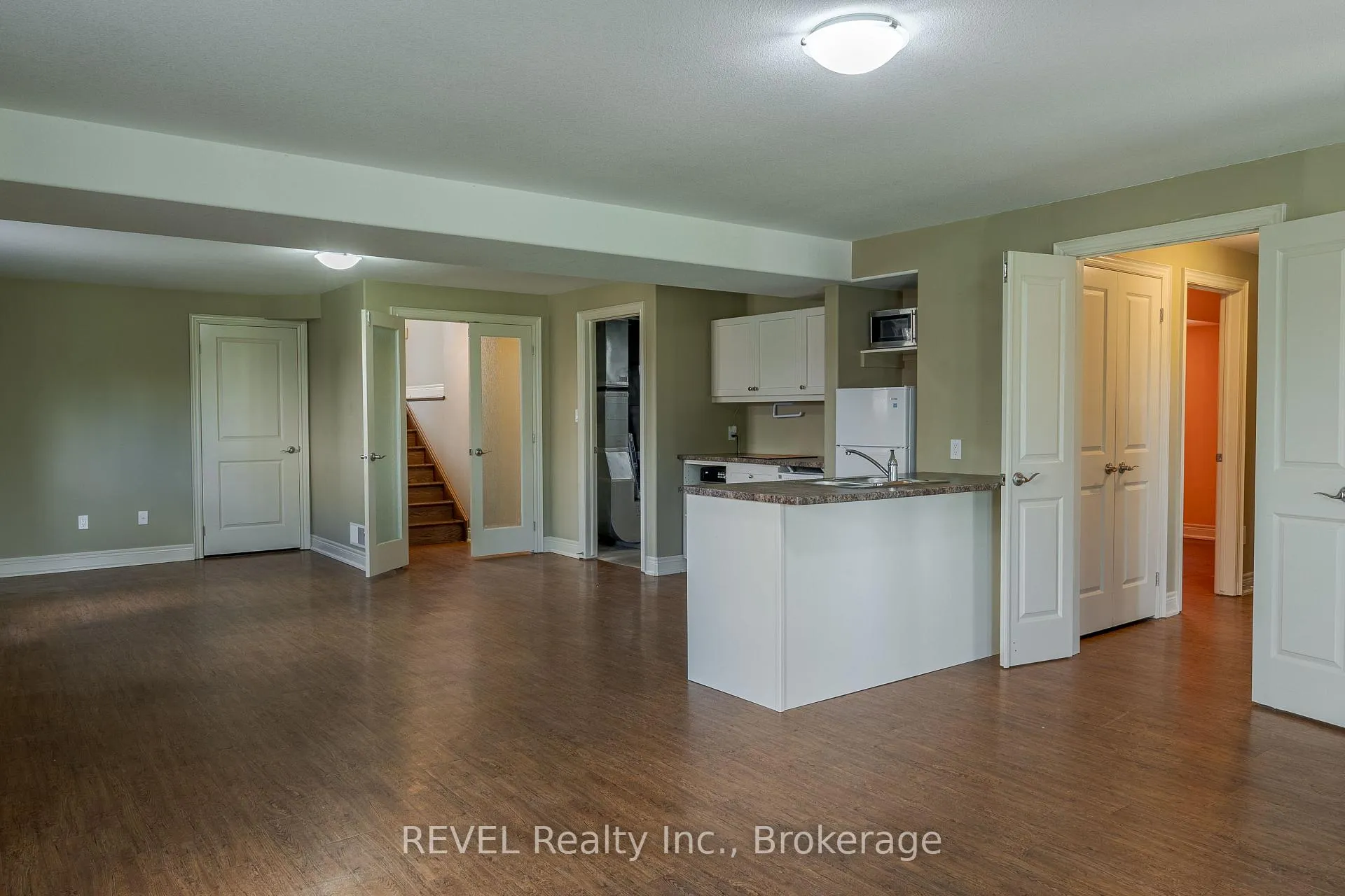 Photo 30 of 123 Michelle Court, Welland, Broadway — HOMEH