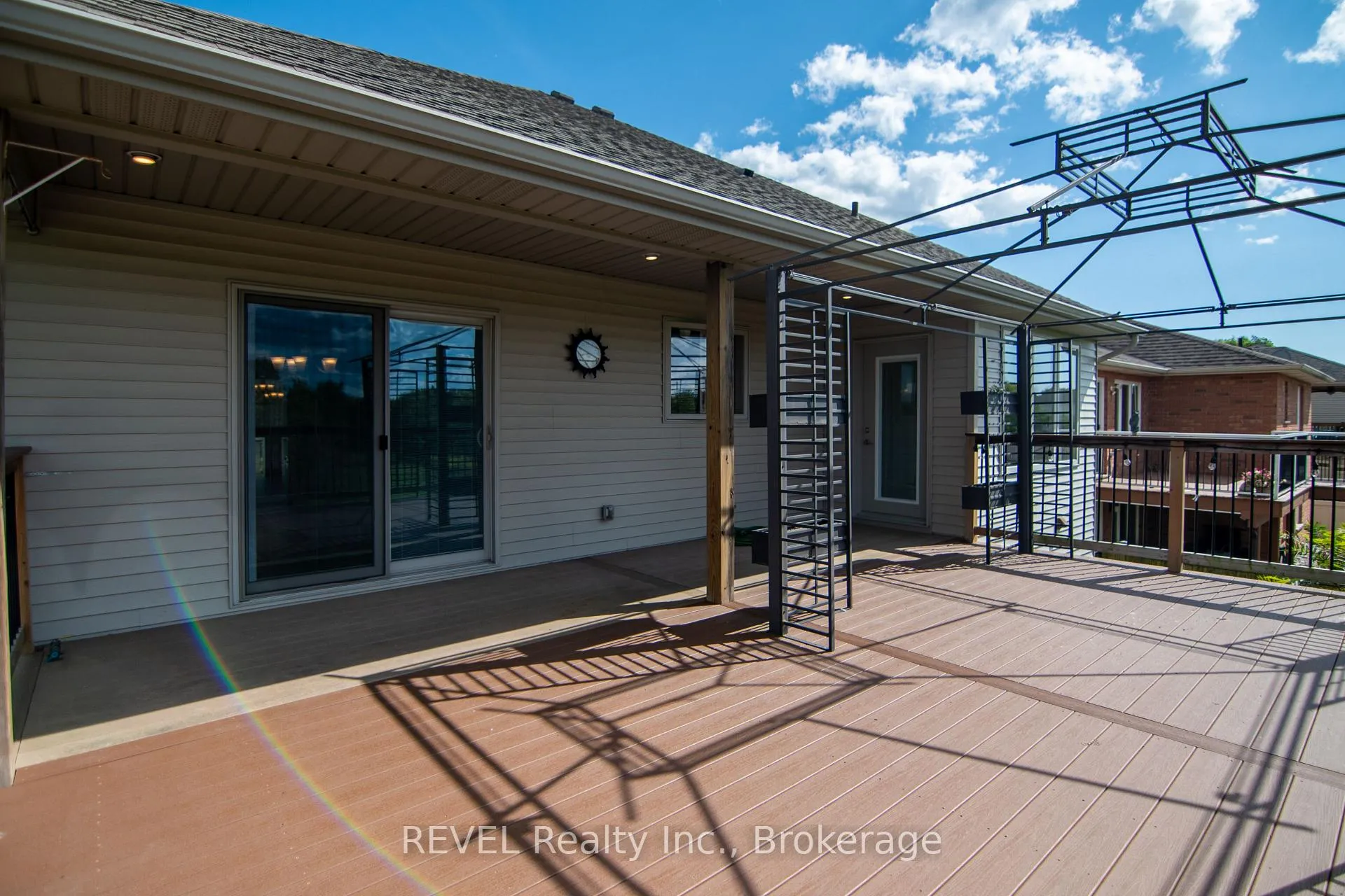 Photo 37 of 123 Michelle Court, Welland, Broadway — HOMEH