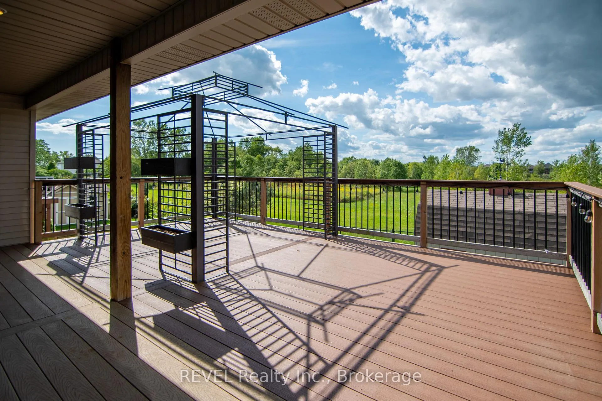 Photo 38 of 123 Michelle Court, Welland, Broadway — HOMEH