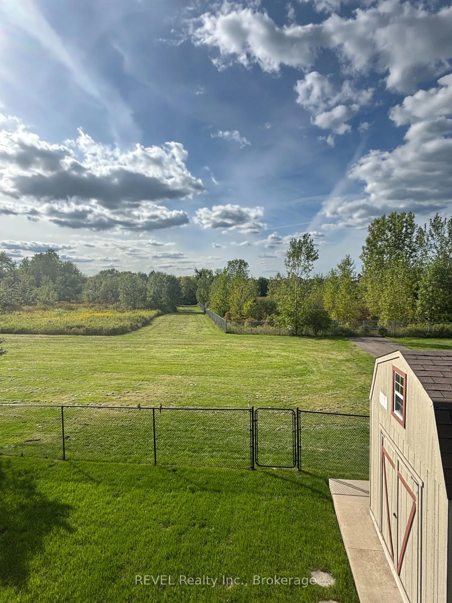 Photo 39 of 123 Michelle Court, Welland, Broadway — HOMEH