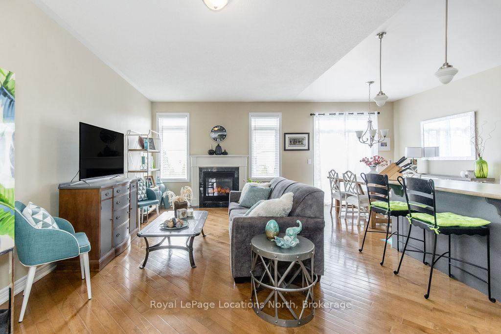 Photo 5 of 4 Broadpoint Street, Wasaga Beach — HOMEH