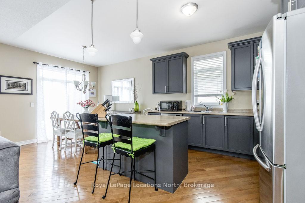 Photo 6 of 4 Broadpoint Street, Wasaga Beach — HOMEH