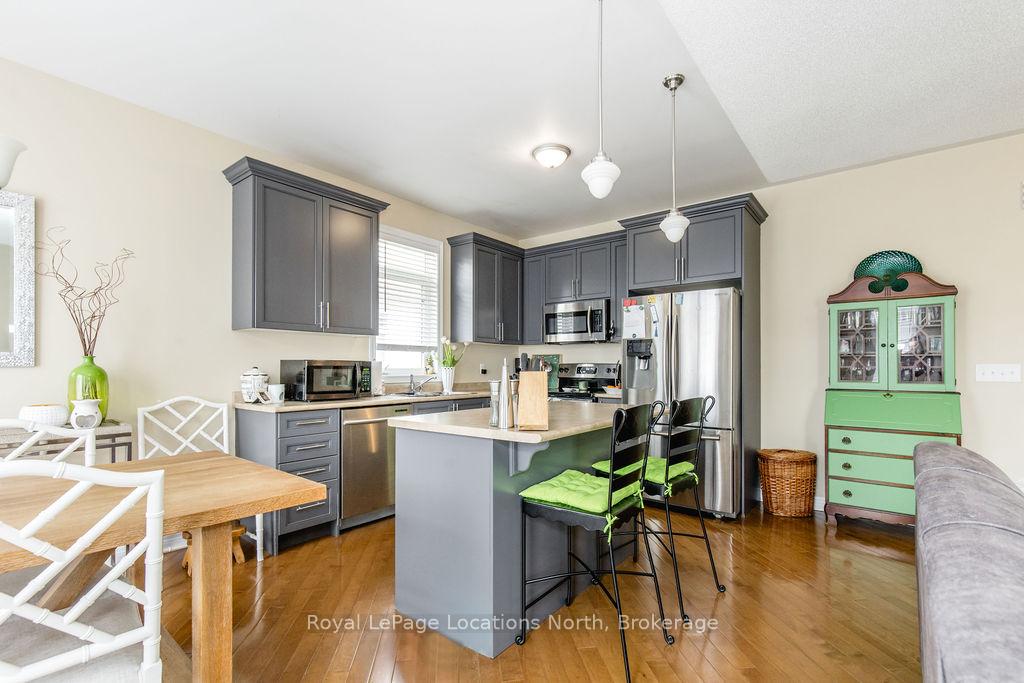 Photo 8 of 4 Broadpoint Street, Wasaga Beach — HOMEH