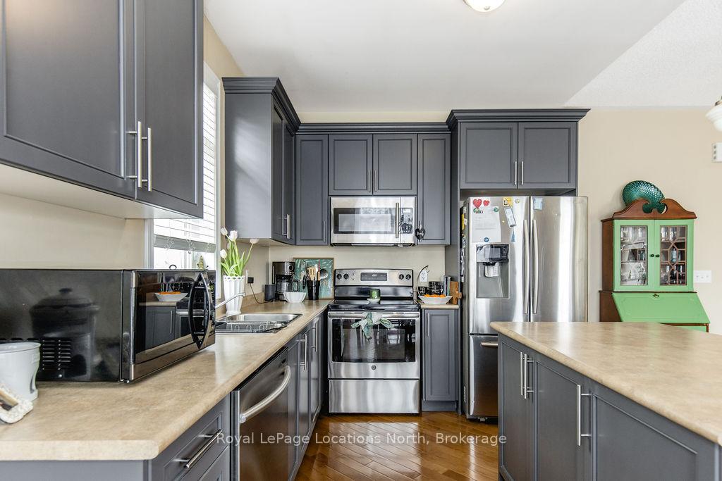 Photo 9 of 4 Broadpoint Street, Wasaga Beach — HOMEH