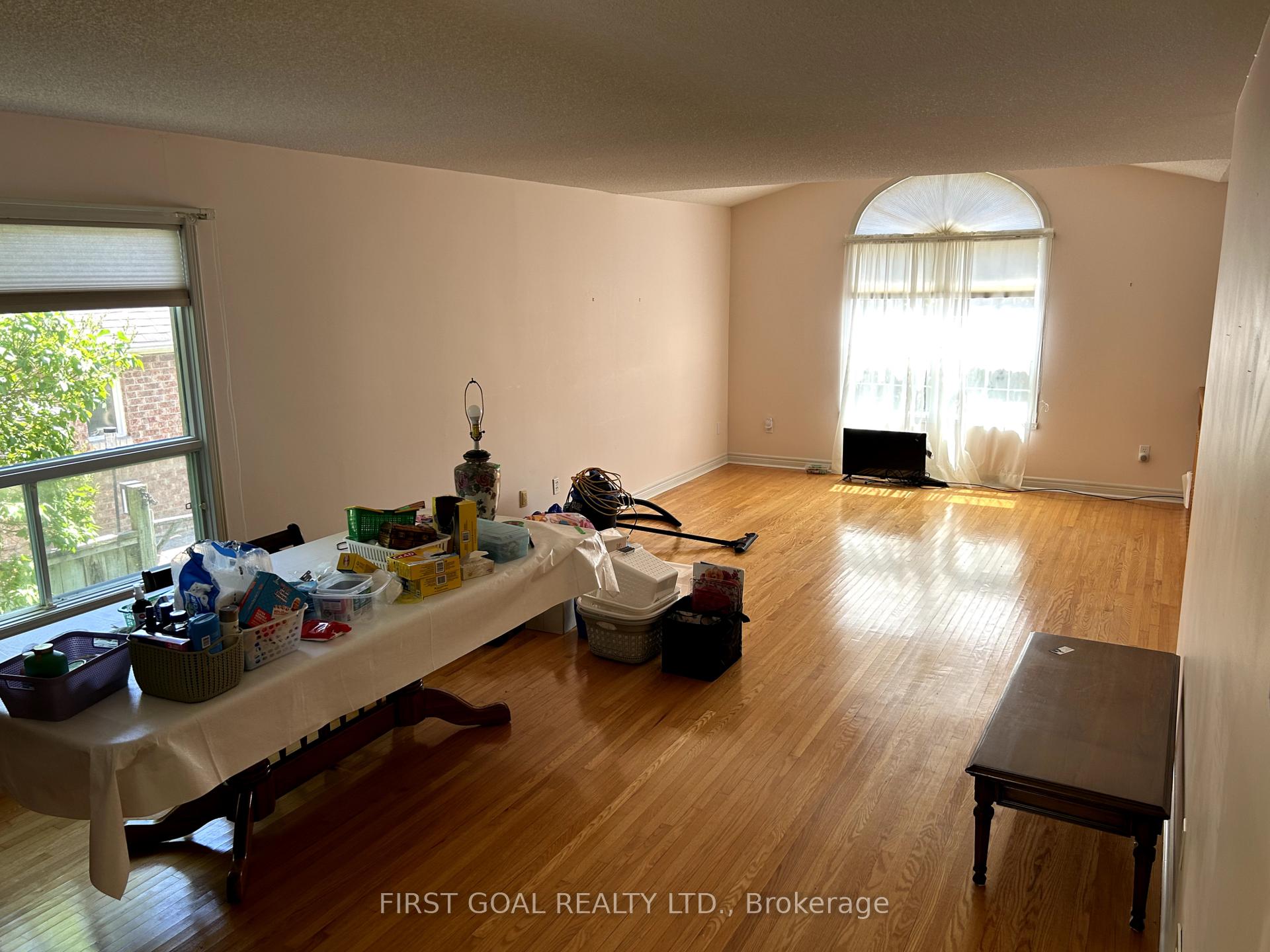 Photo 3 of 70 Donald Crescent, Wasaga Beach — HOMEH