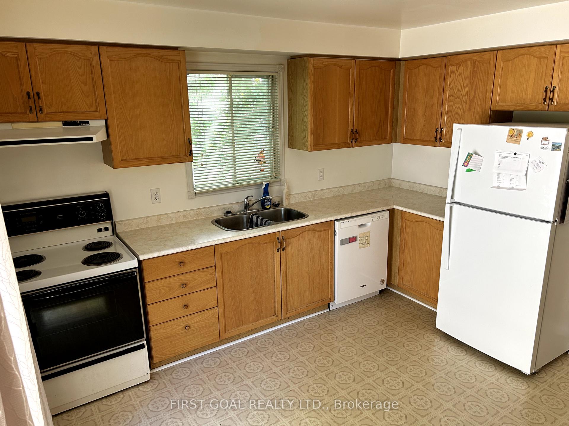 Photo 14 of 70 Donald Crescent, Wasaga Beach — HOMEH