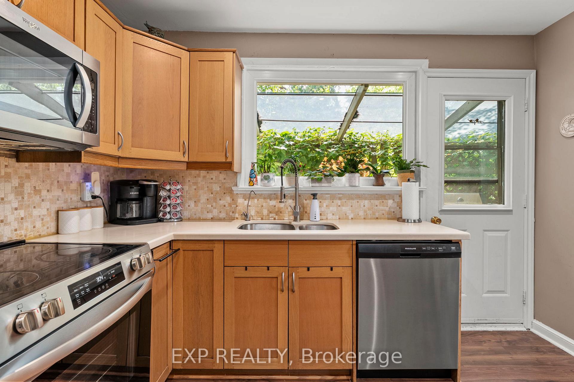 Photo 6 of 31 Patrick Drive, Aurora, Aurora Highlands — HOMEH