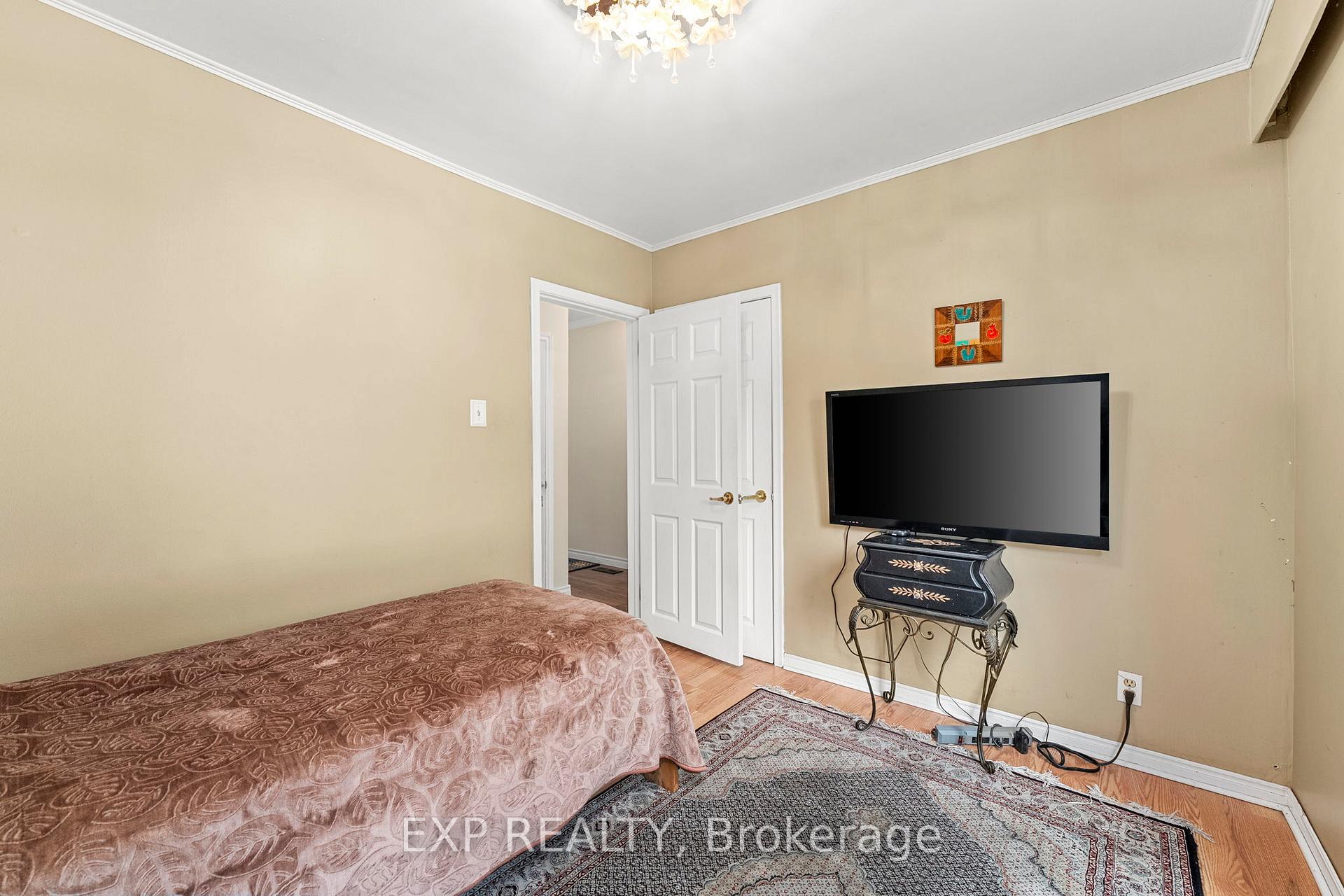 Photo 14 of 31 Patrick Drive, Aurora, Aurora Highlands — HOMEH