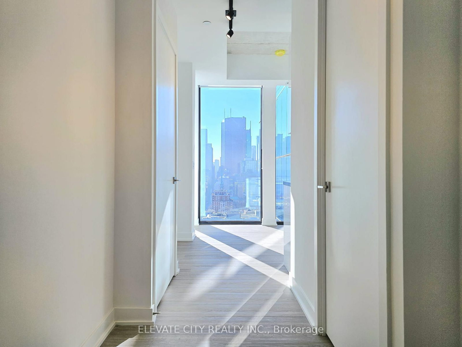 Photo 3 of Unit 2705, 284 King St E, Toronto, Moss Park — HOMEH