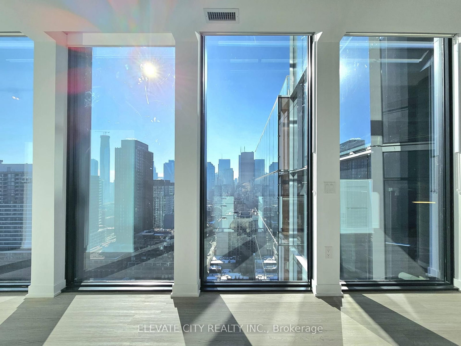 Photo 4 of Unit 2705, 284 King St E, Toronto, Moss Park — HOMEH