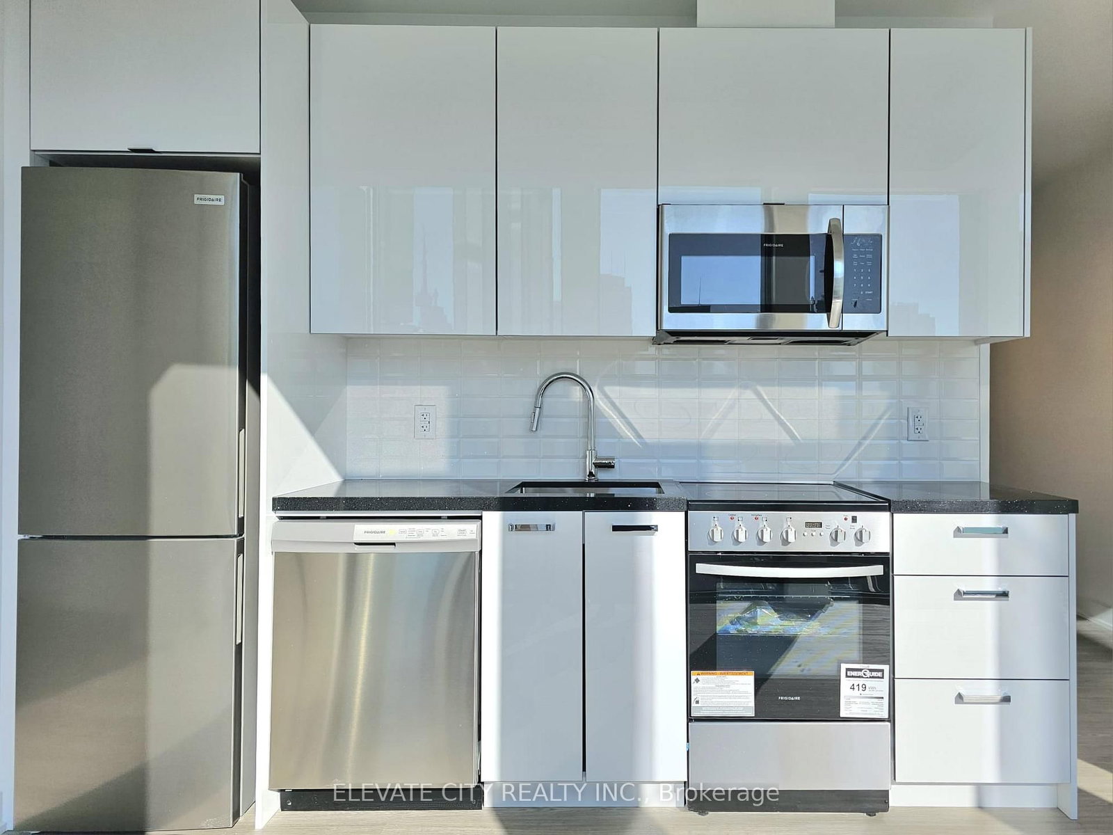 Photo 2 of Unit 2705, 284 King St E, Toronto, Moss Park — HOMEH