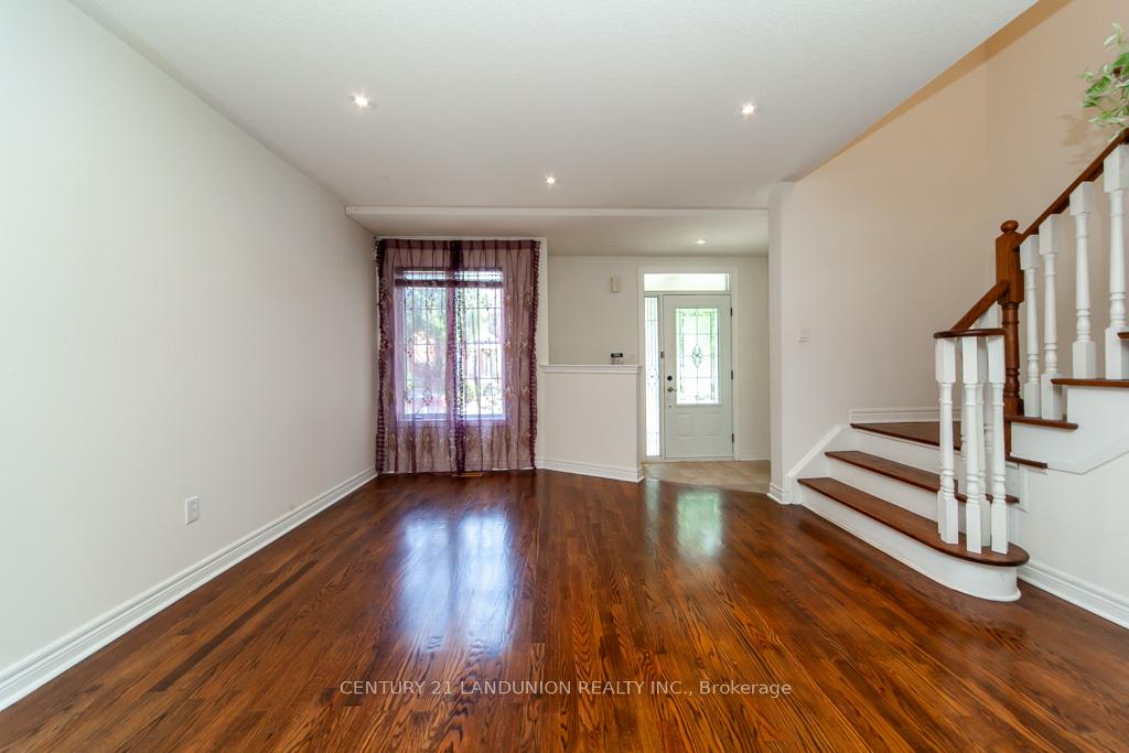 Photo 7 of 26 Arbourview Drive, Vaughan, Concord — HOMEH