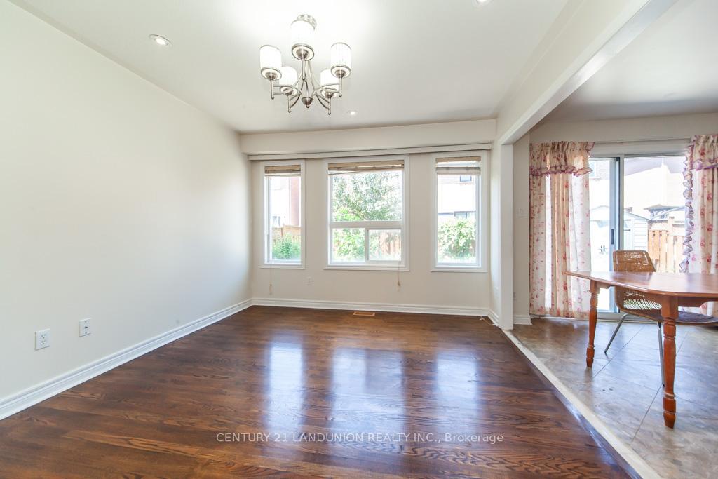Photo 12 of 26 Arbourview Drive, Vaughan, Concord — HOMEH