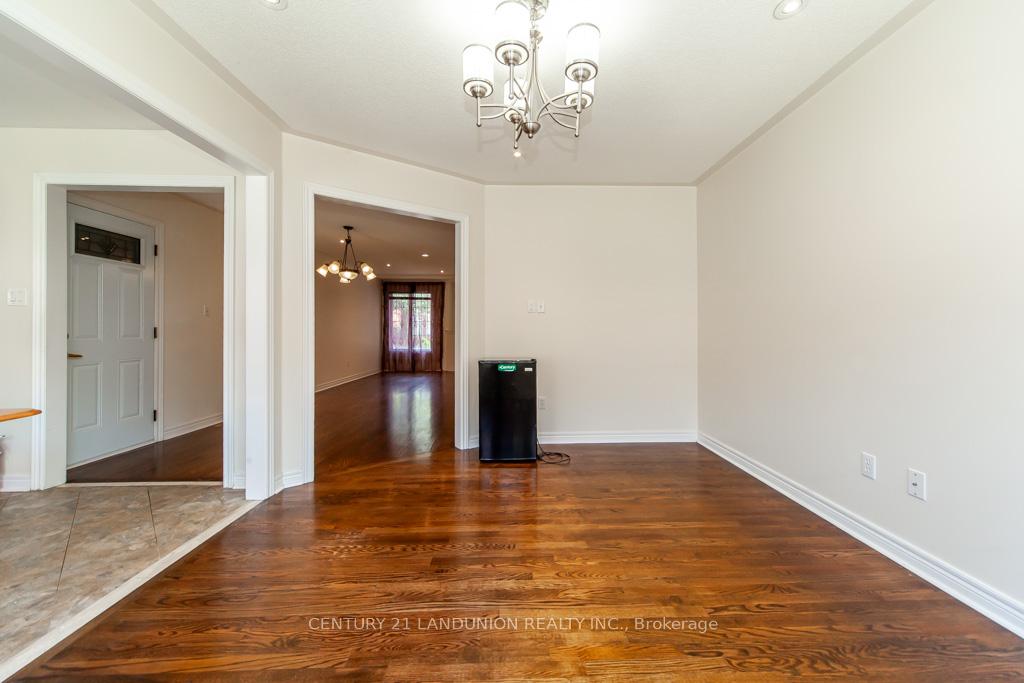 Photo 14 of 26 Arbourview Drive, Vaughan, Concord — HOMEH