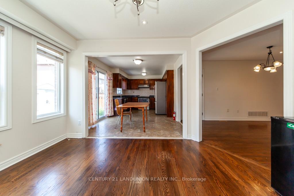 Photo 16 of 26 Arbourview Drive, Vaughan, Concord — HOMEH