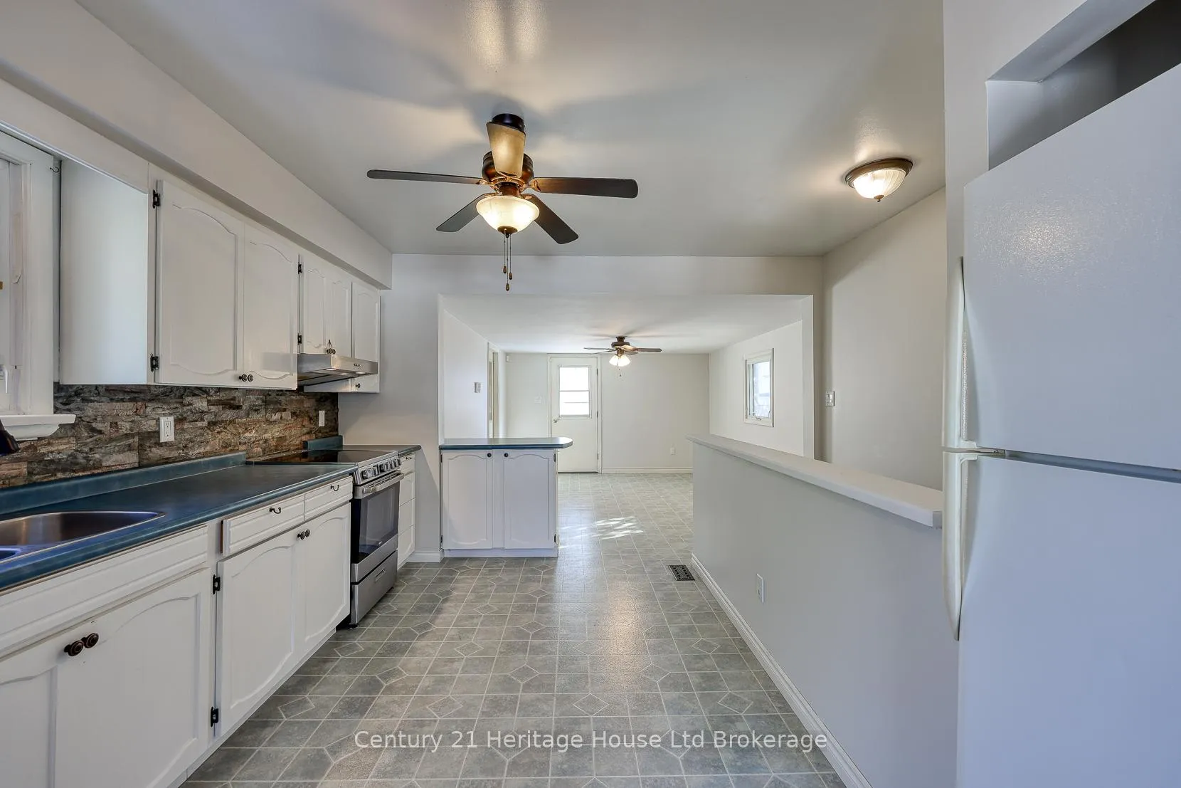 Photo 14 of 3177 Perth Road 180, West Perth, Hibbert — HOMEH