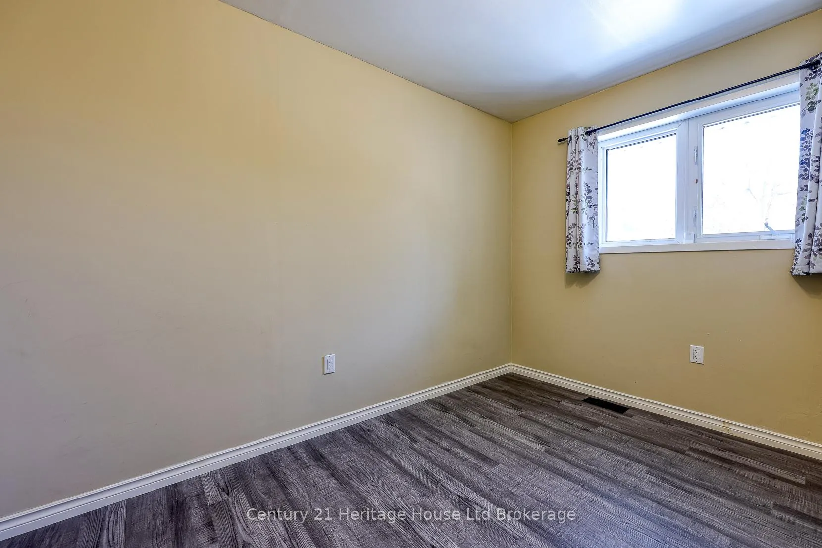 Photo 24 of 3177 Perth Road 180, West Perth, Hibbert — HOMEH