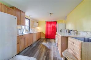 Photo 12 of 28 Amos Avenue, Waterloo — HOMEH