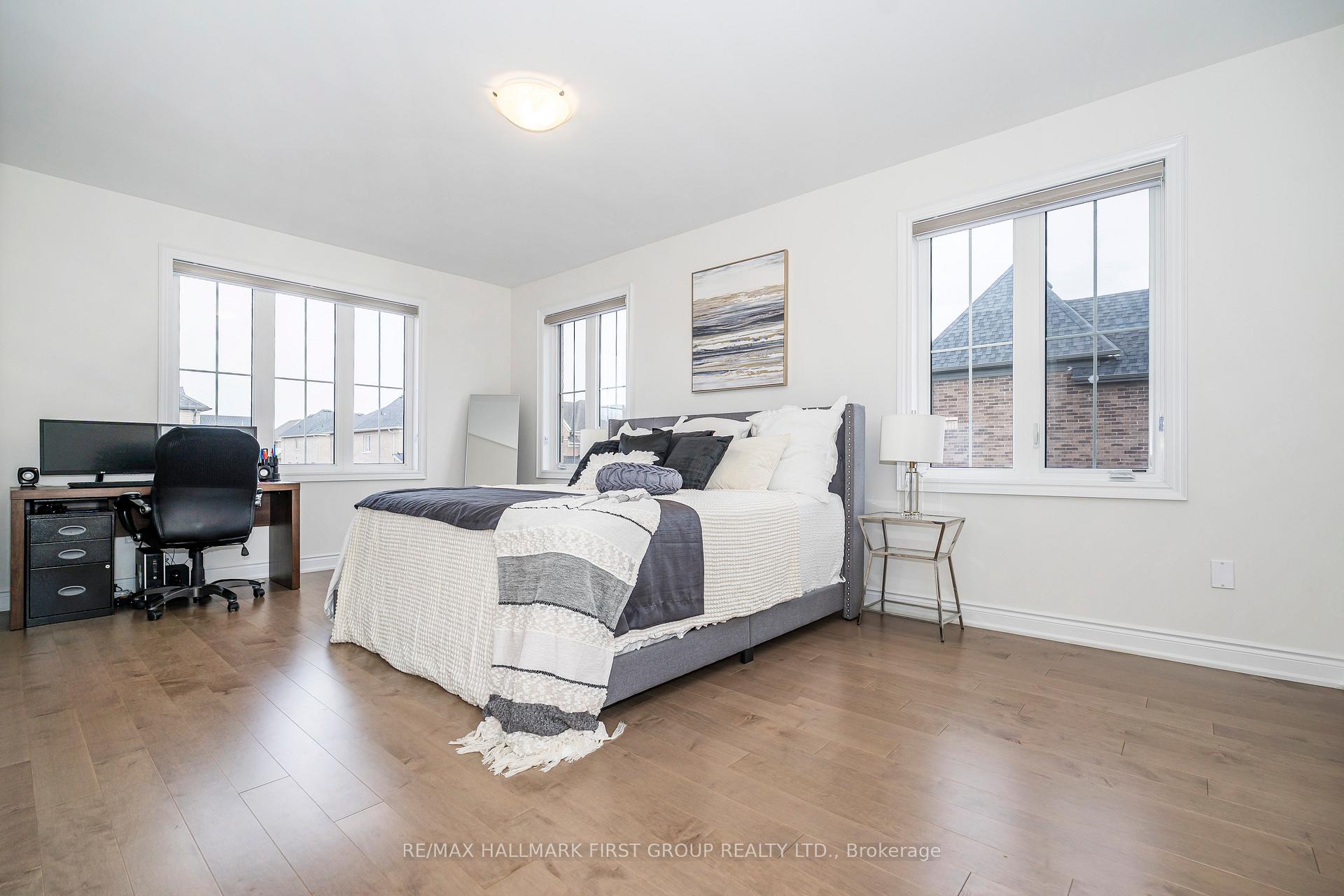 Photo 26 of 136 Auckland DR, Whitby, Rural Whitby — HOMEH