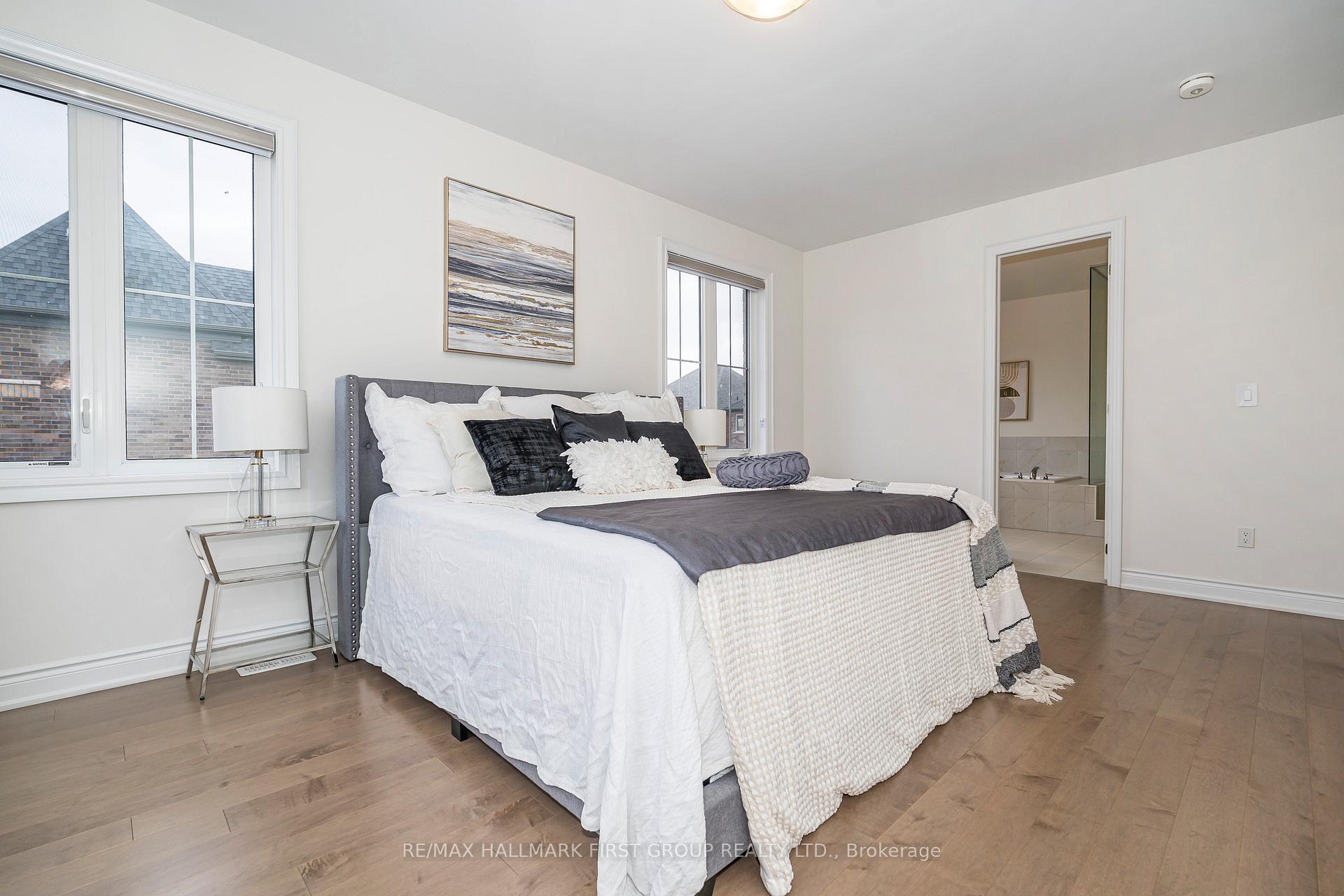 Photo 27 of 136 Auckland DR, Whitby, Rural Whitby — HOMEH