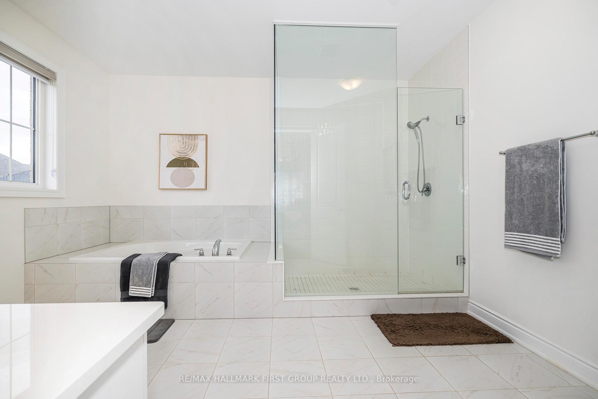 Photo 28 of 136 Auckland DR, Whitby, Rural Whitby — HOMEH