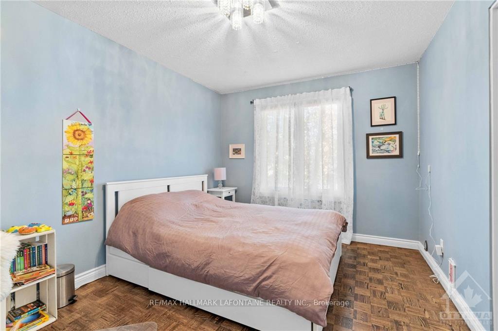 Photo 20 of 1945 Oakdean Crescent, Ottawa, Beacon Hill North — HOMEH