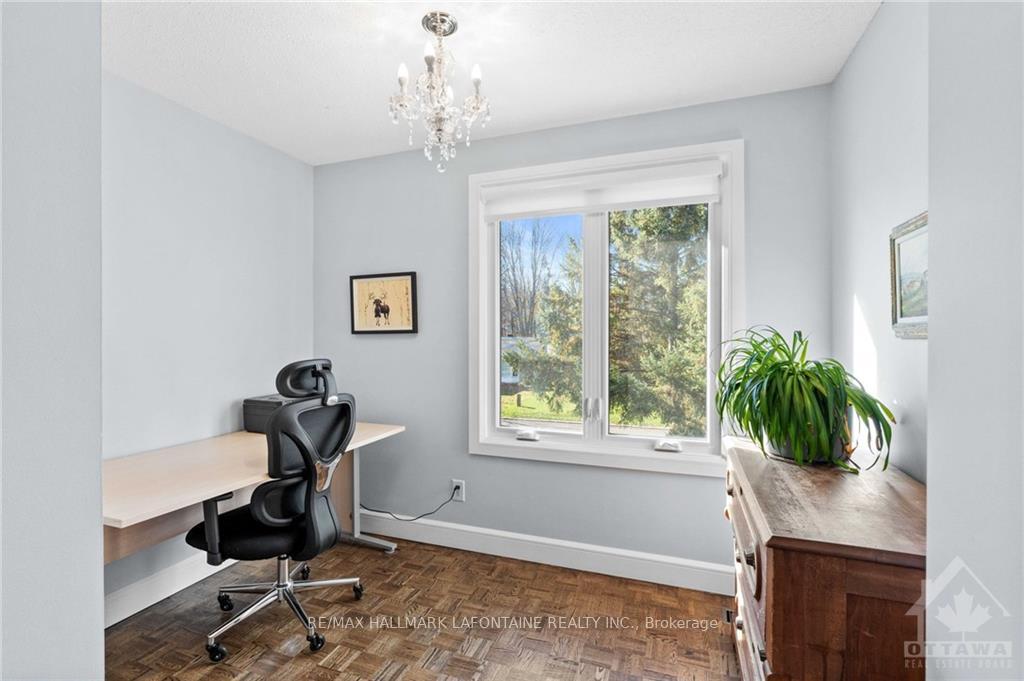 Photo 22 of 1945 Oakdean Crescent, Ottawa, Beacon Hill North — HOMEH
