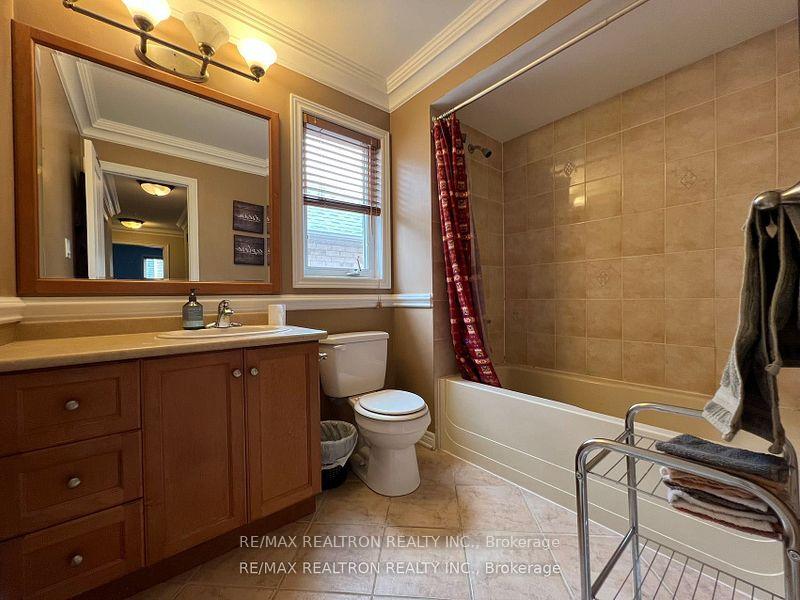 Photo 20 of 120 Greenock Drive, Vaughan, Maple — HOMEH