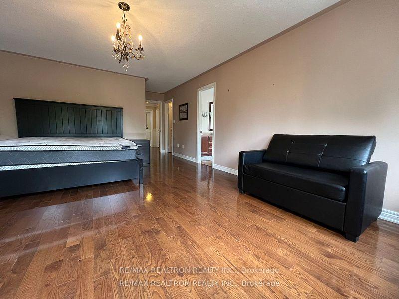 Photo 22 of 120 Greenock Drive, Vaughan, Maple — HOMEH