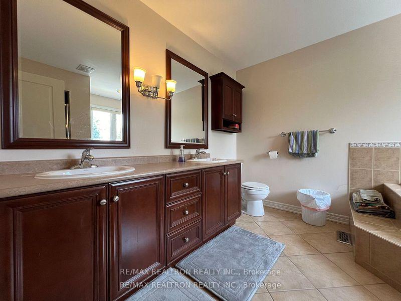 Photo 23 of 120 Greenock Drive, Vaughan, Maple — HOMEH