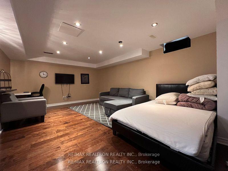 Photo 26 of 120 Greenock Drive, Vaughan, Maple — HOMEH
