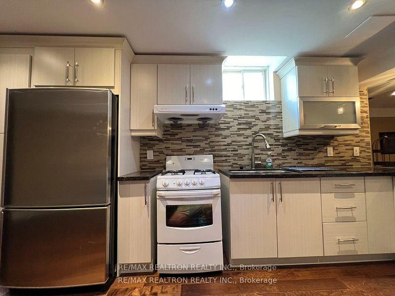Photo 29 of 120 Greenock Drive, Vaughan, Maple — HOMEH