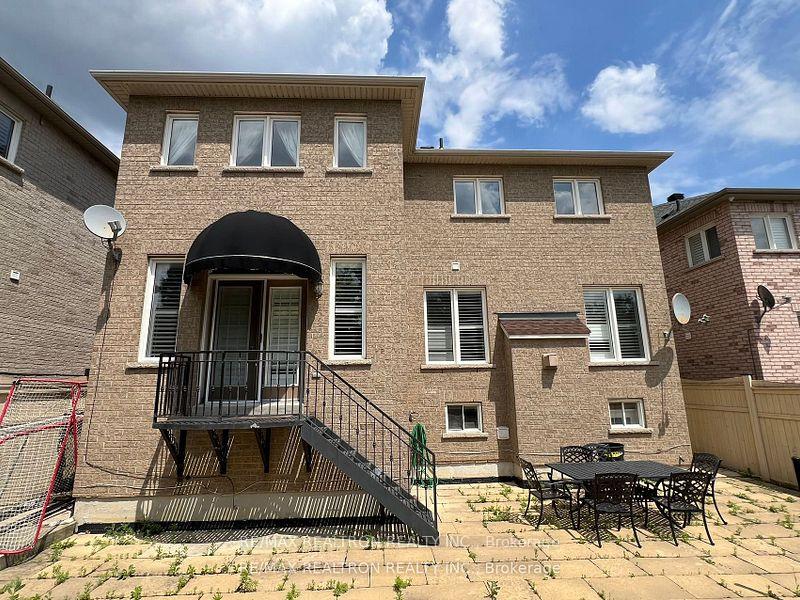 Photo 35 of 120 Greenock Drive, Vaughan, Maple — HOMEH