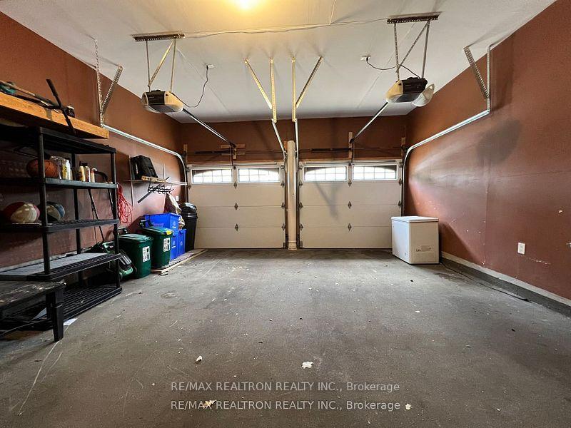 Photo 36 of 120 Greenock Drive, Vaughan, Maple — HOMEH